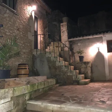 Apartment De La Cour Au Grenier *