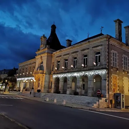De La Cour Au Grenier Apartment Chauvigny