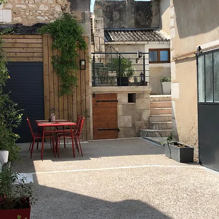 דירה De La Cour Au Grenier שוביני