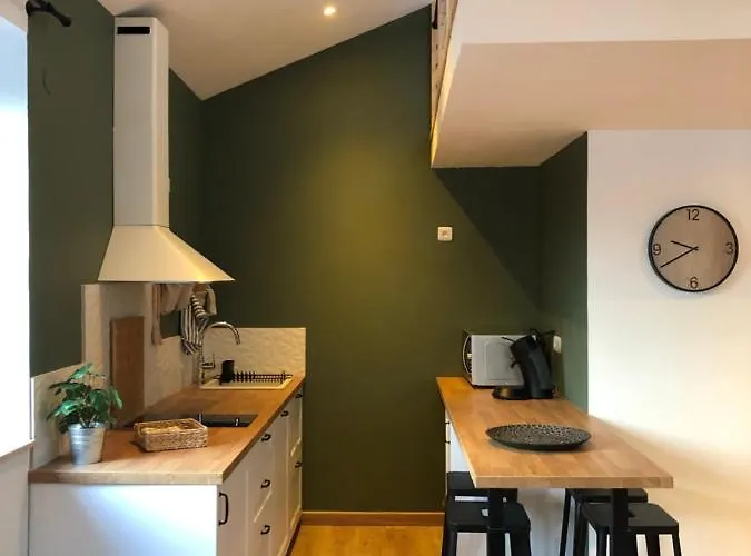 De La Cour Au Grenier Lejlighed