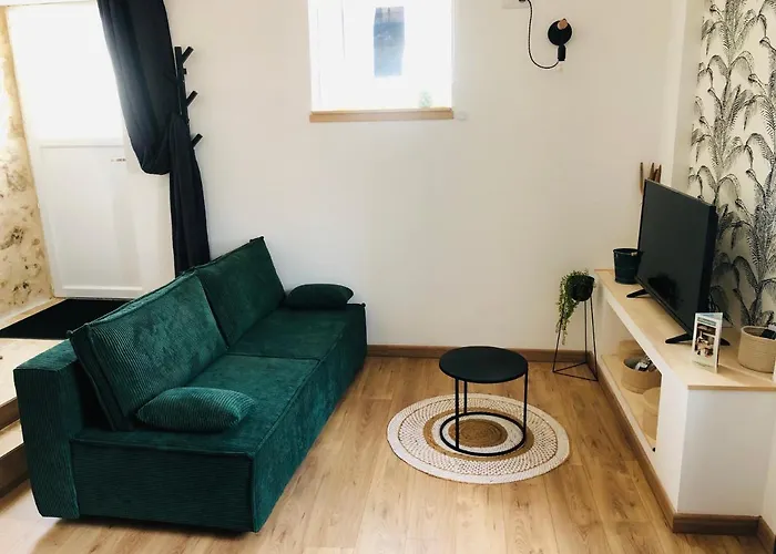 De La Cour Au Grenier * Chauvigny