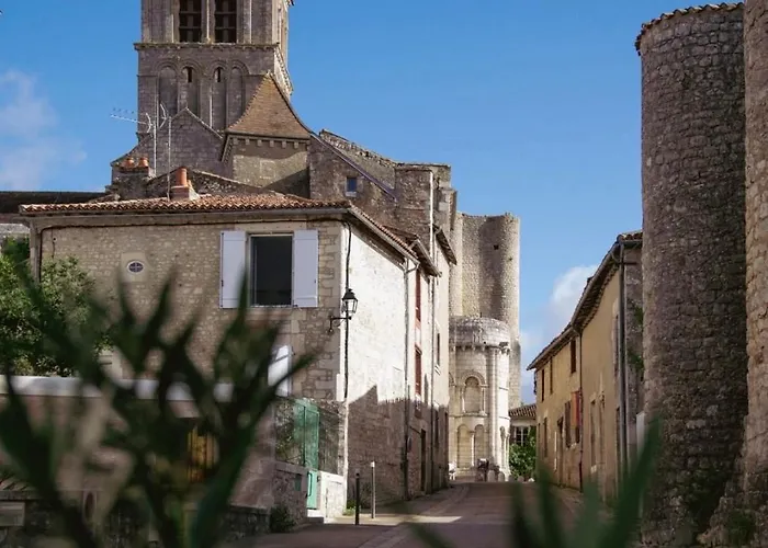 De La Cour Au Grenier *